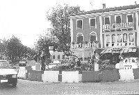 Ingrandisci